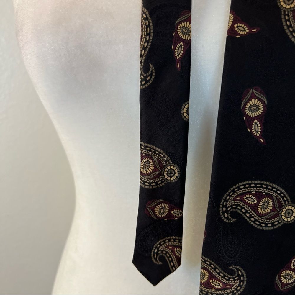Aquascutum  London Black Silk Tie with Paisley Design Hand Finished - Picture 4 of 5